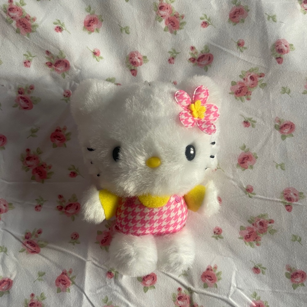 Sanrio Hello Kitty Koahana plush keychain